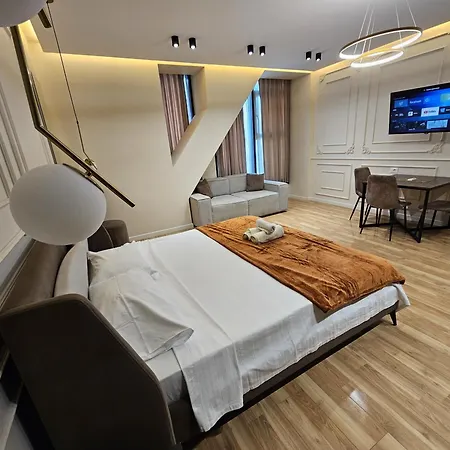 Square 21 Apartment